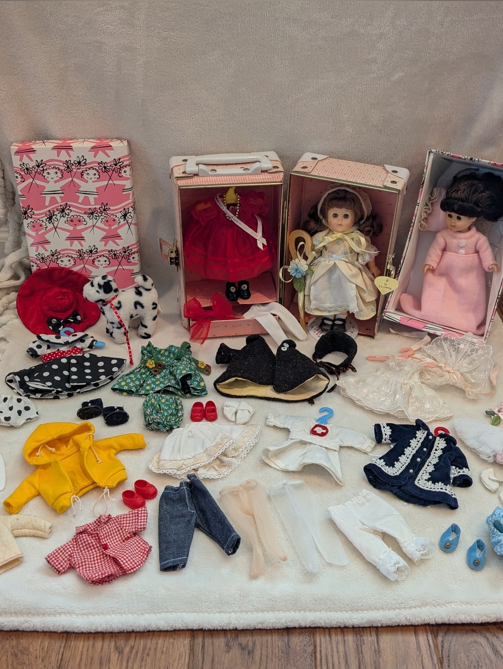 1940s/50s Vogue Ginny Dolls, Dog, Four Piece Auto Bags, Clothing, Trunk Case
